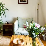 Charming Apartment With View Of The Sacre-Coeur